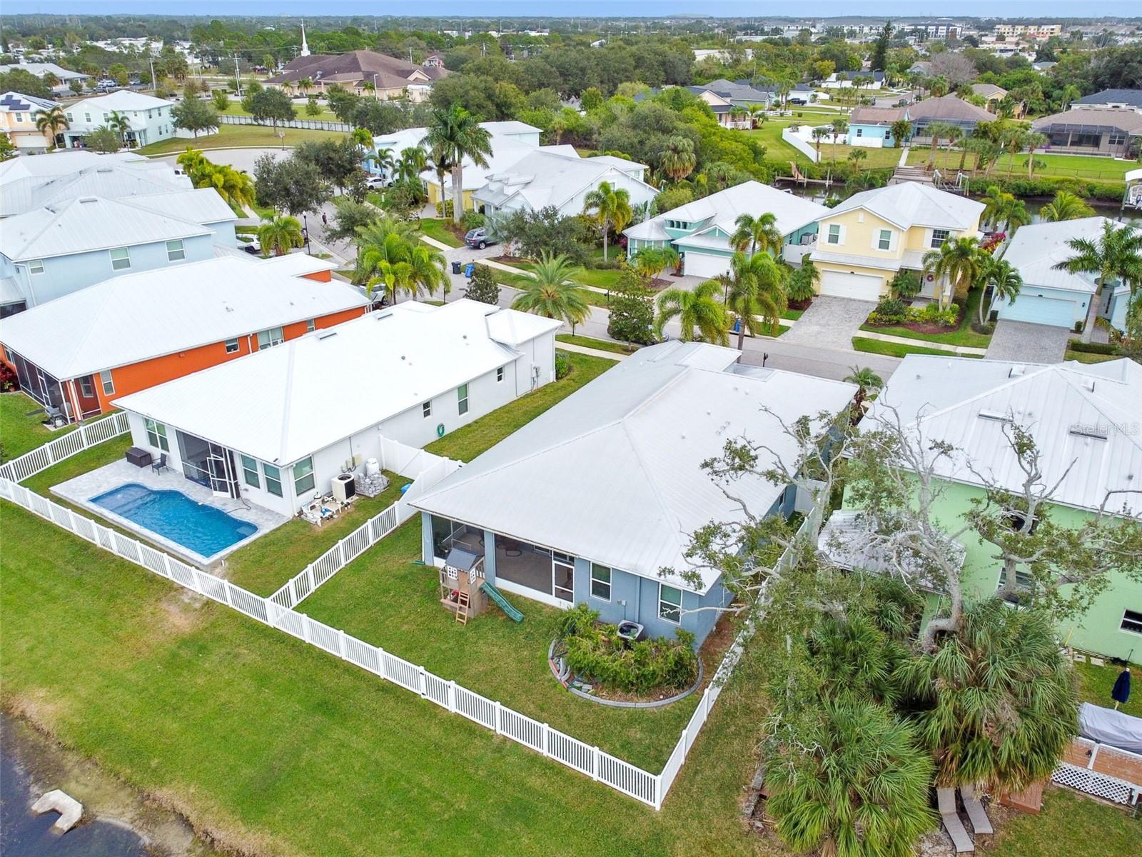 432 BAHAMA GRANDE BLVD