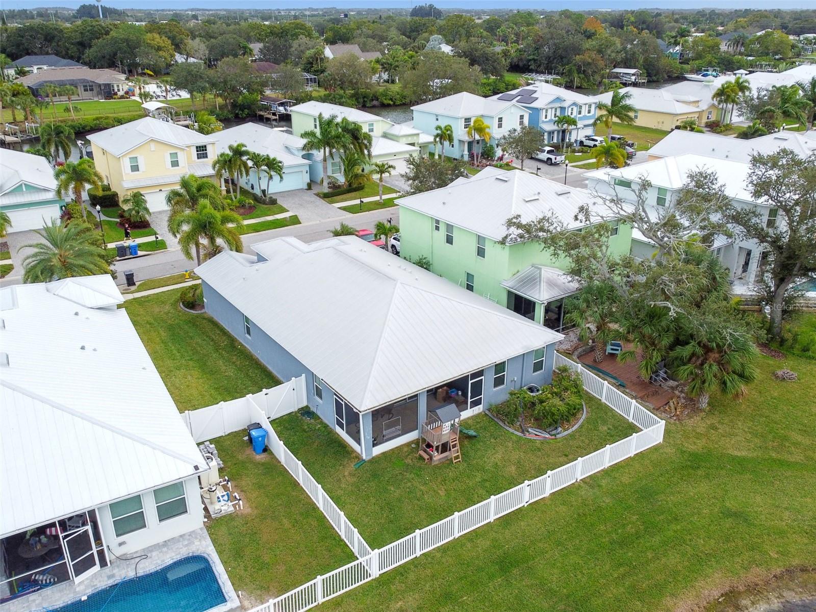 432 BAHAMA GRANDE BLVD