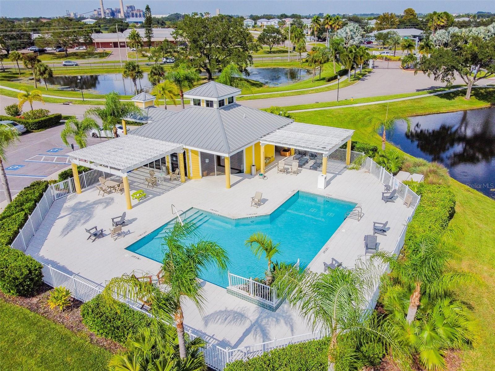 432 BAHAMA GRANDE BLVD