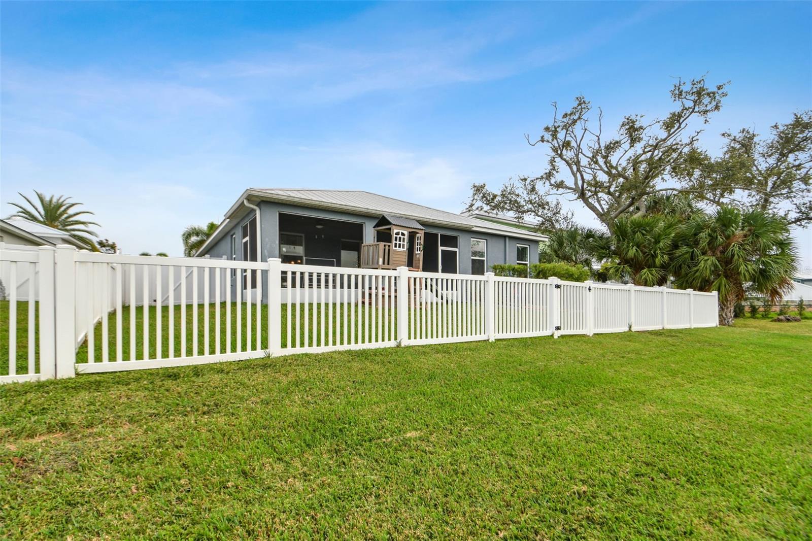 432 BAHAMA GRANDE BLVD