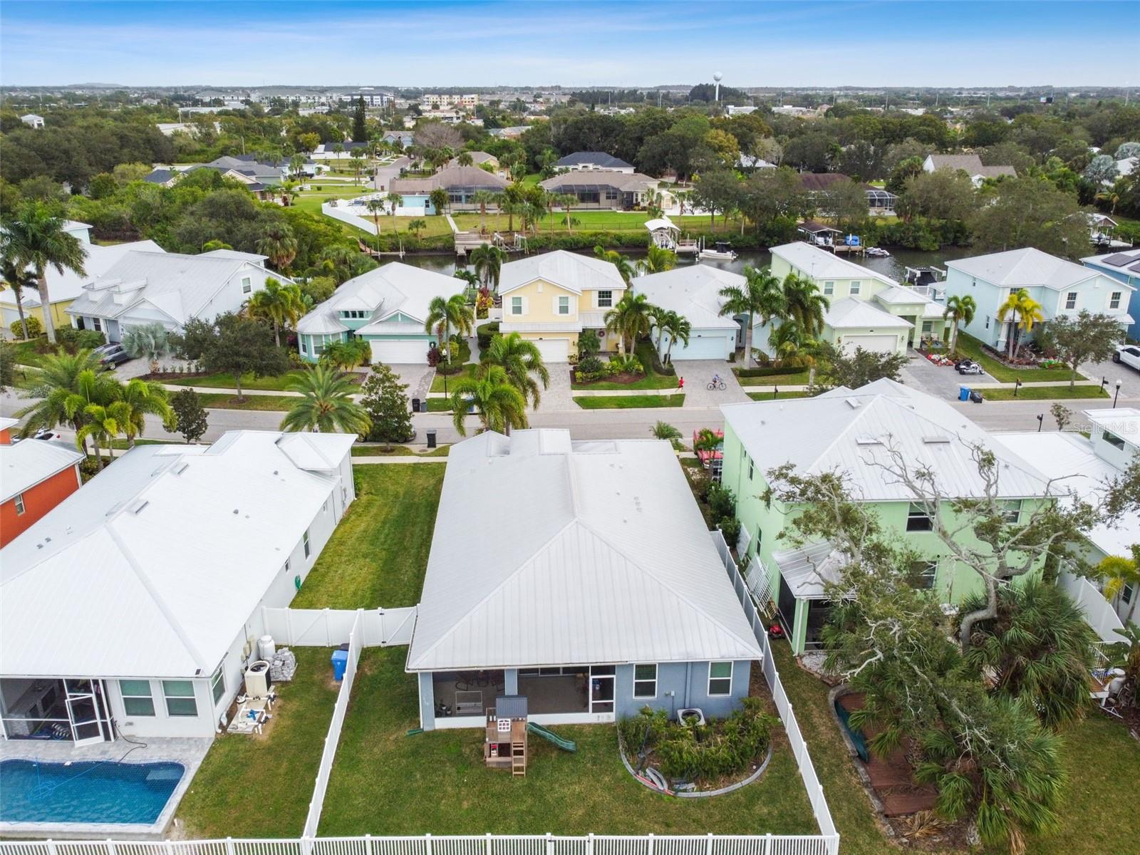 432 BAHAMA GRANDE BLVD