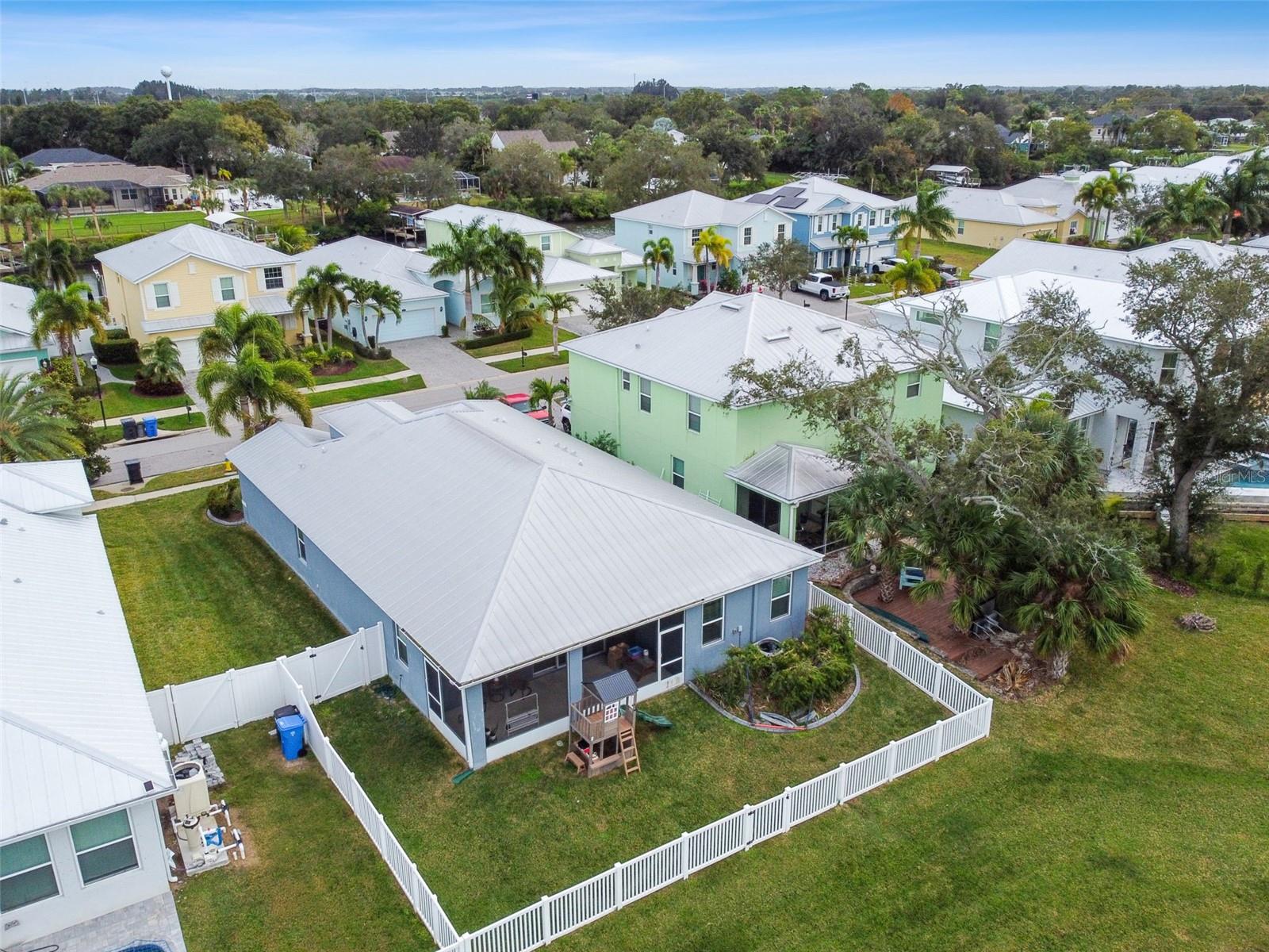 432 BAHAMA GRANDE BLVD