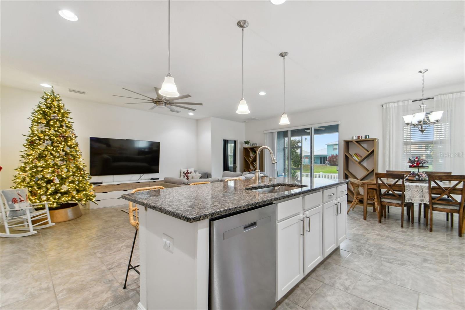 432 BAHAMA GRANDE BLVD