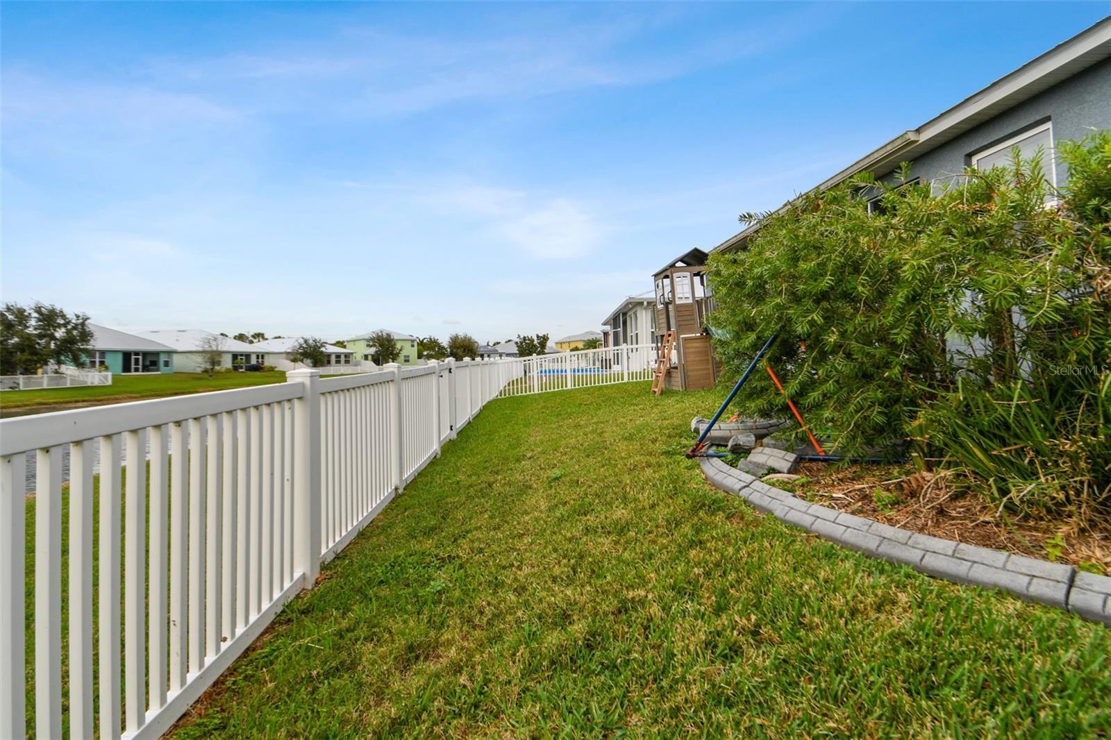 432 BAHAMA GRANDE BLVD