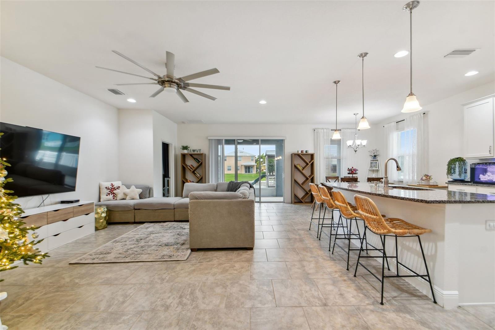 432 BAHAMA GRANDE BLVD