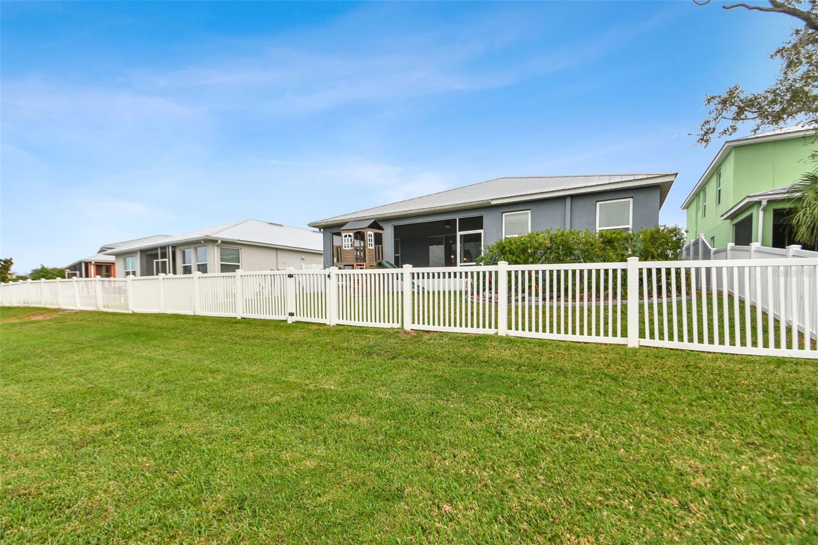 432 BAHAMA GRANDE BLVD