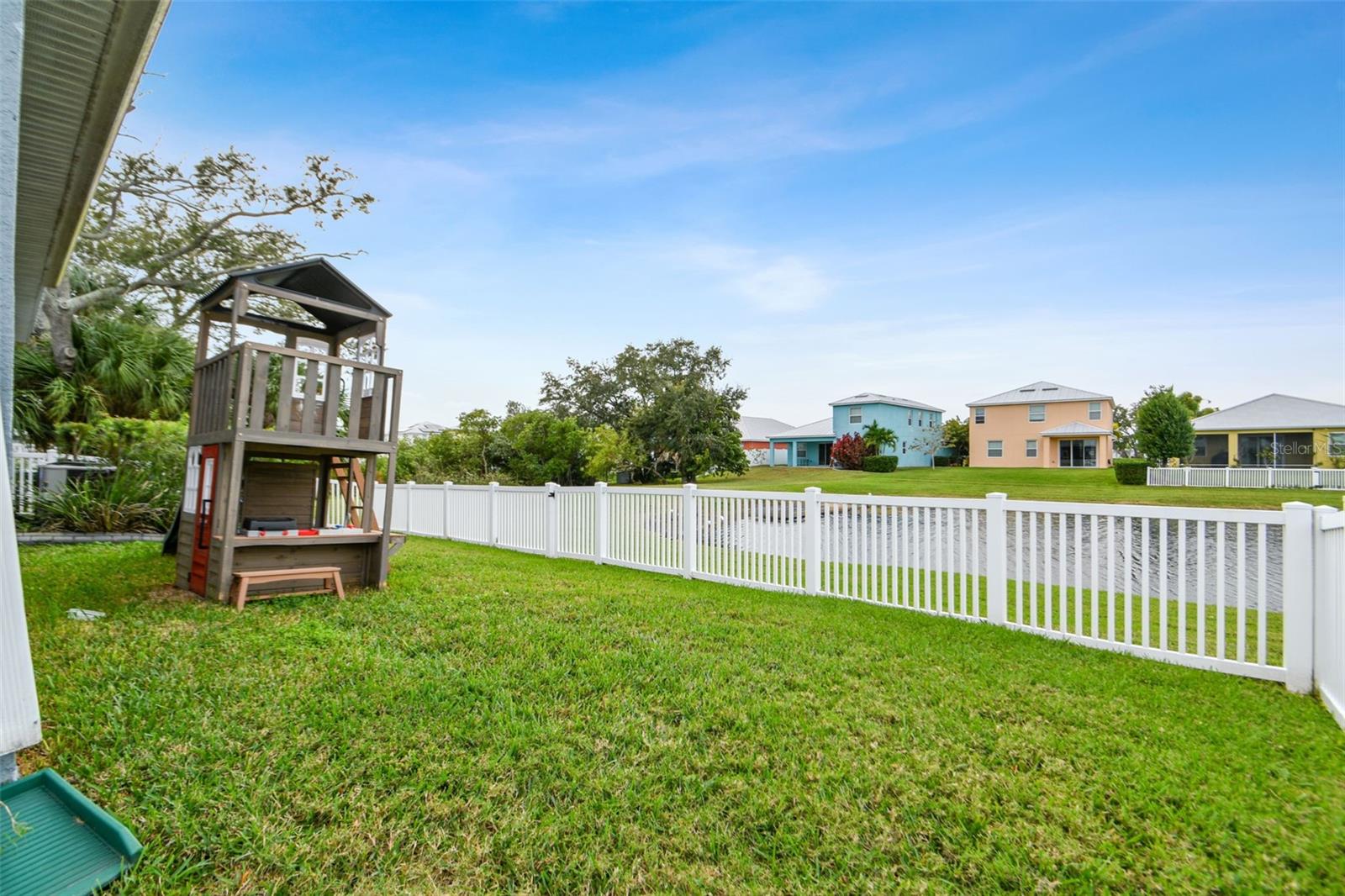 432 BAHAMA GRANDE BLVD