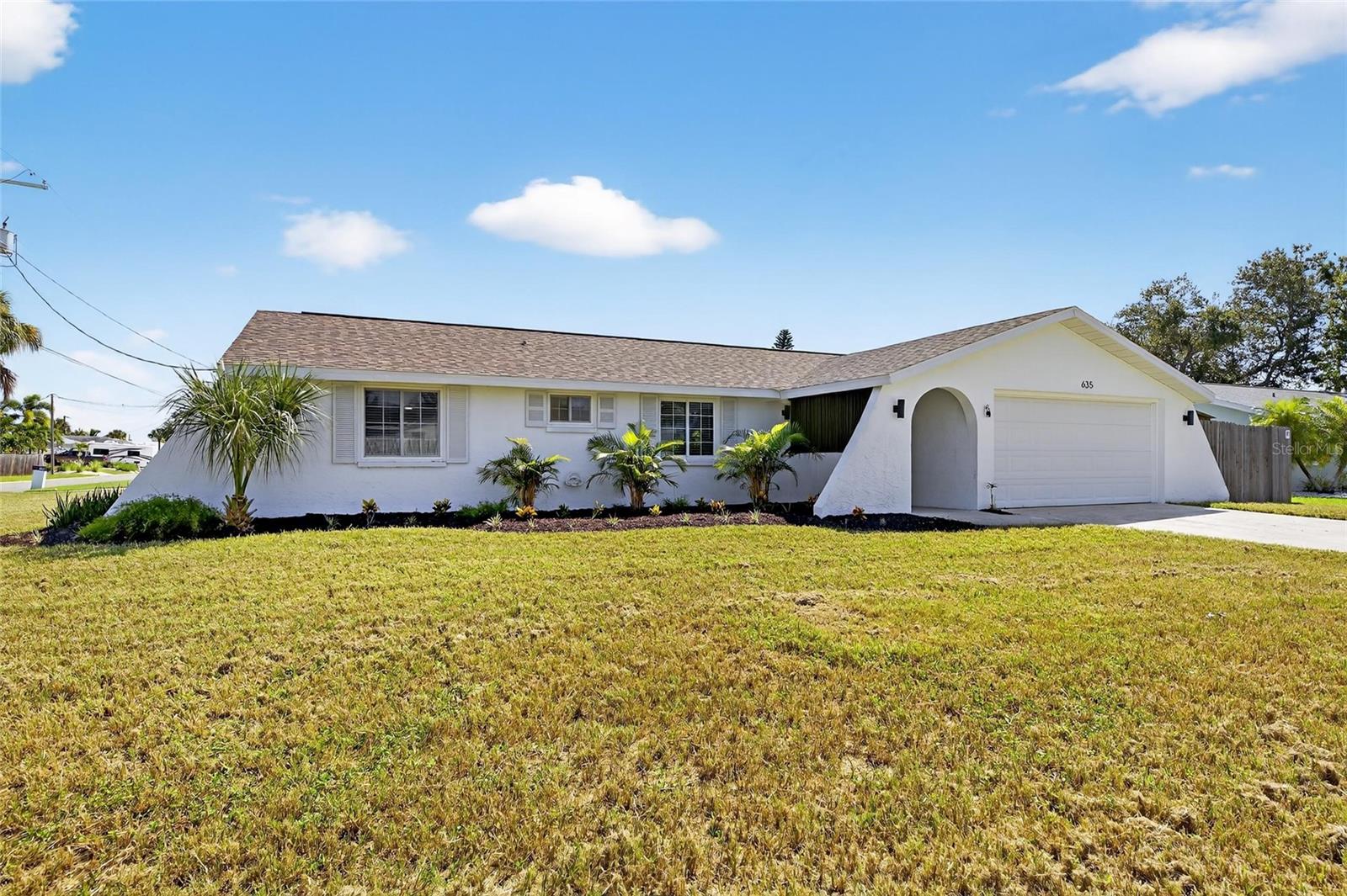 635 JAMAICA CIR E