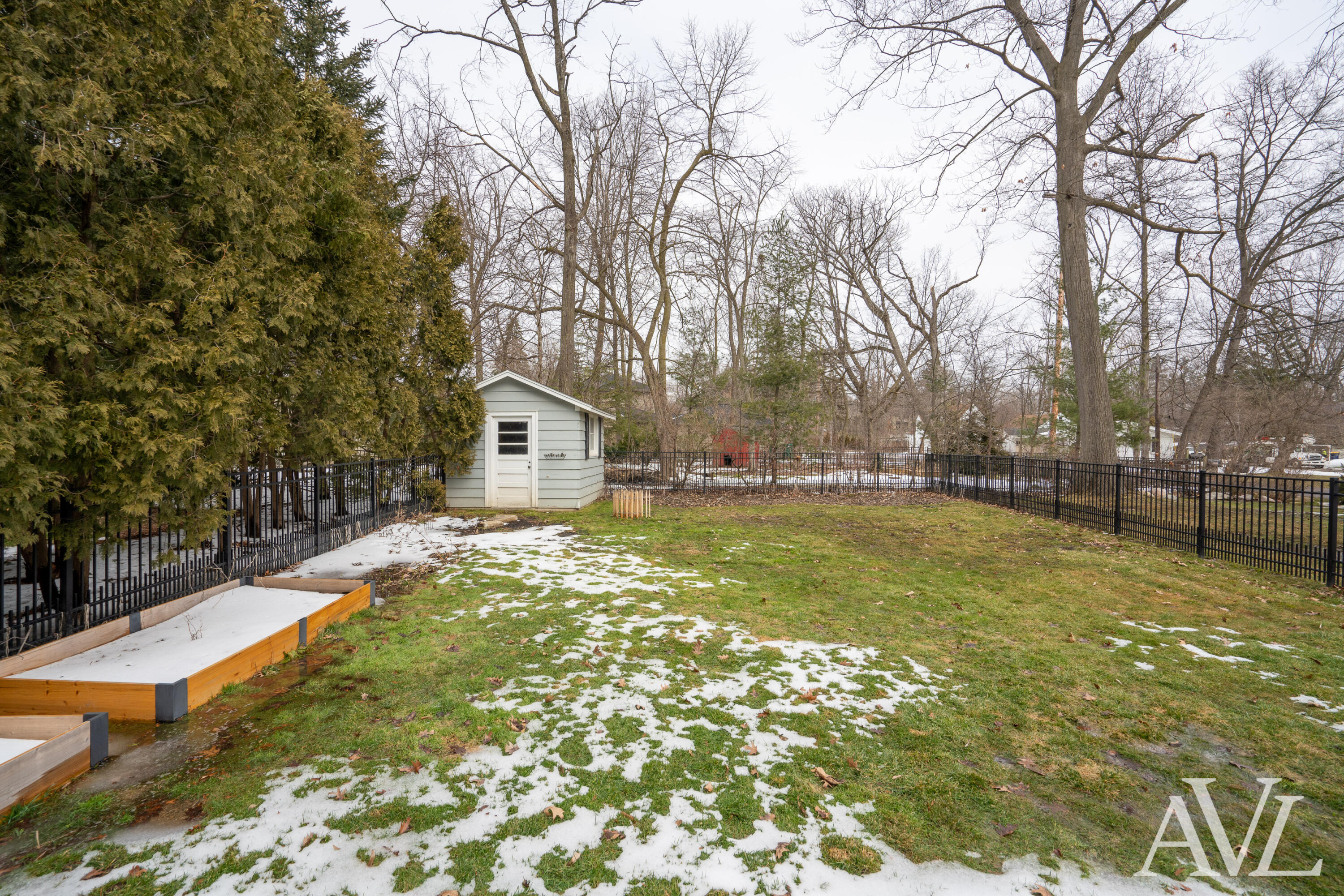 345 Pioneer Club Road SE
