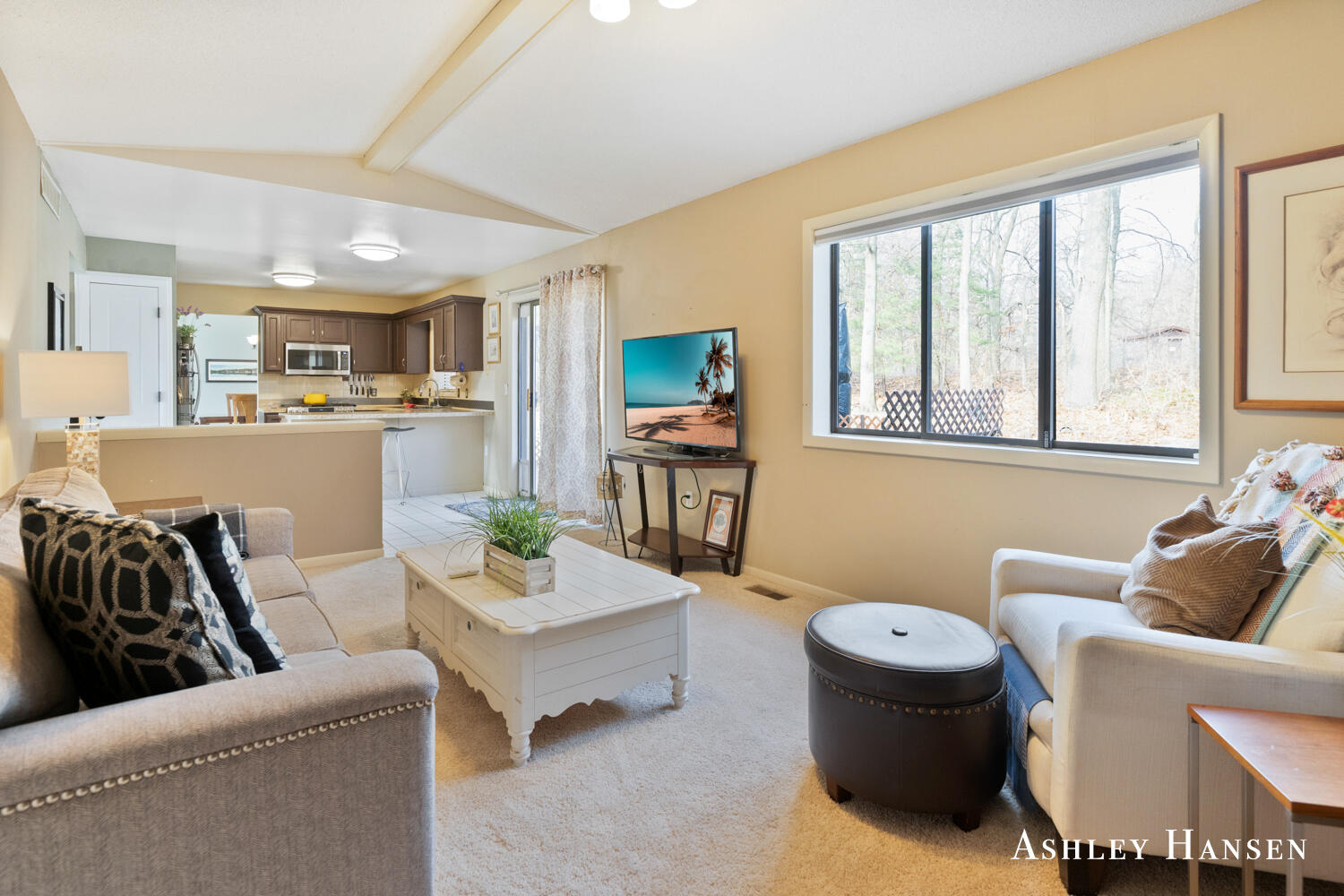 6147 Arroyo Vista Drive NE
