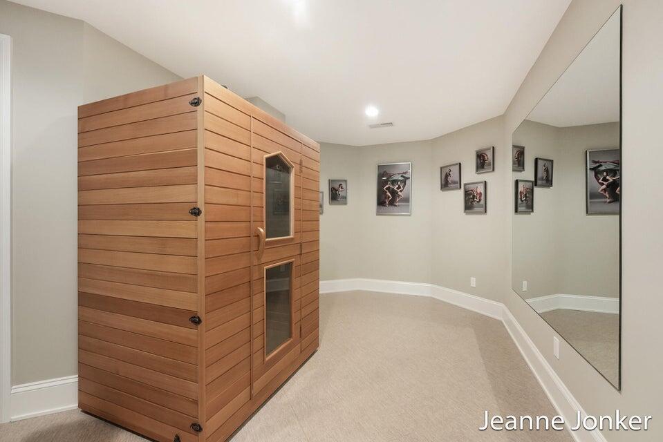 4075 Yarrow Drive NE