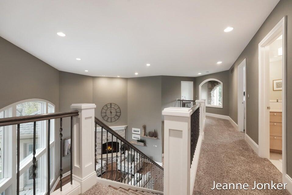 4075 Yarrow Drive NE