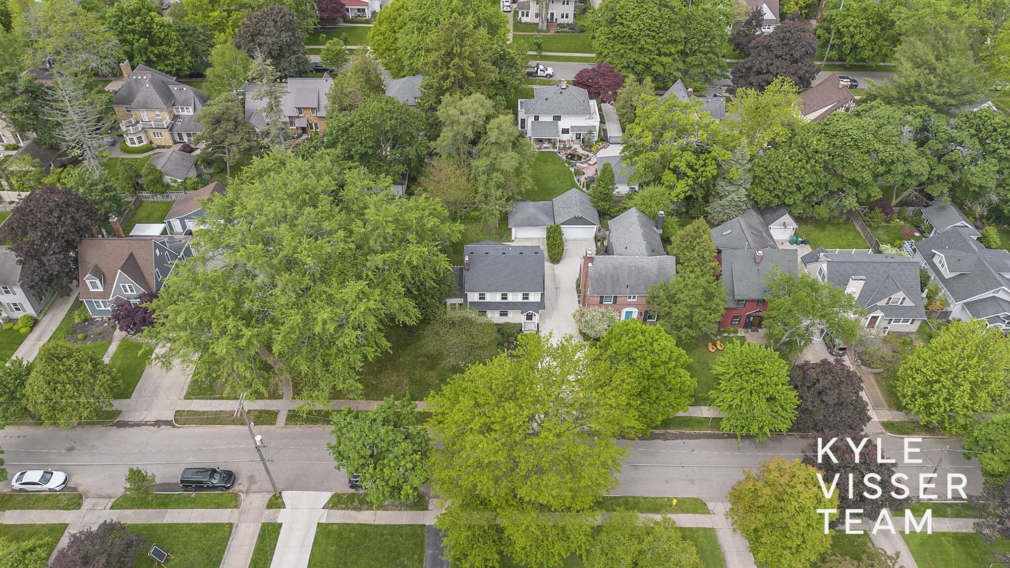 933 Orchard Avenue SE