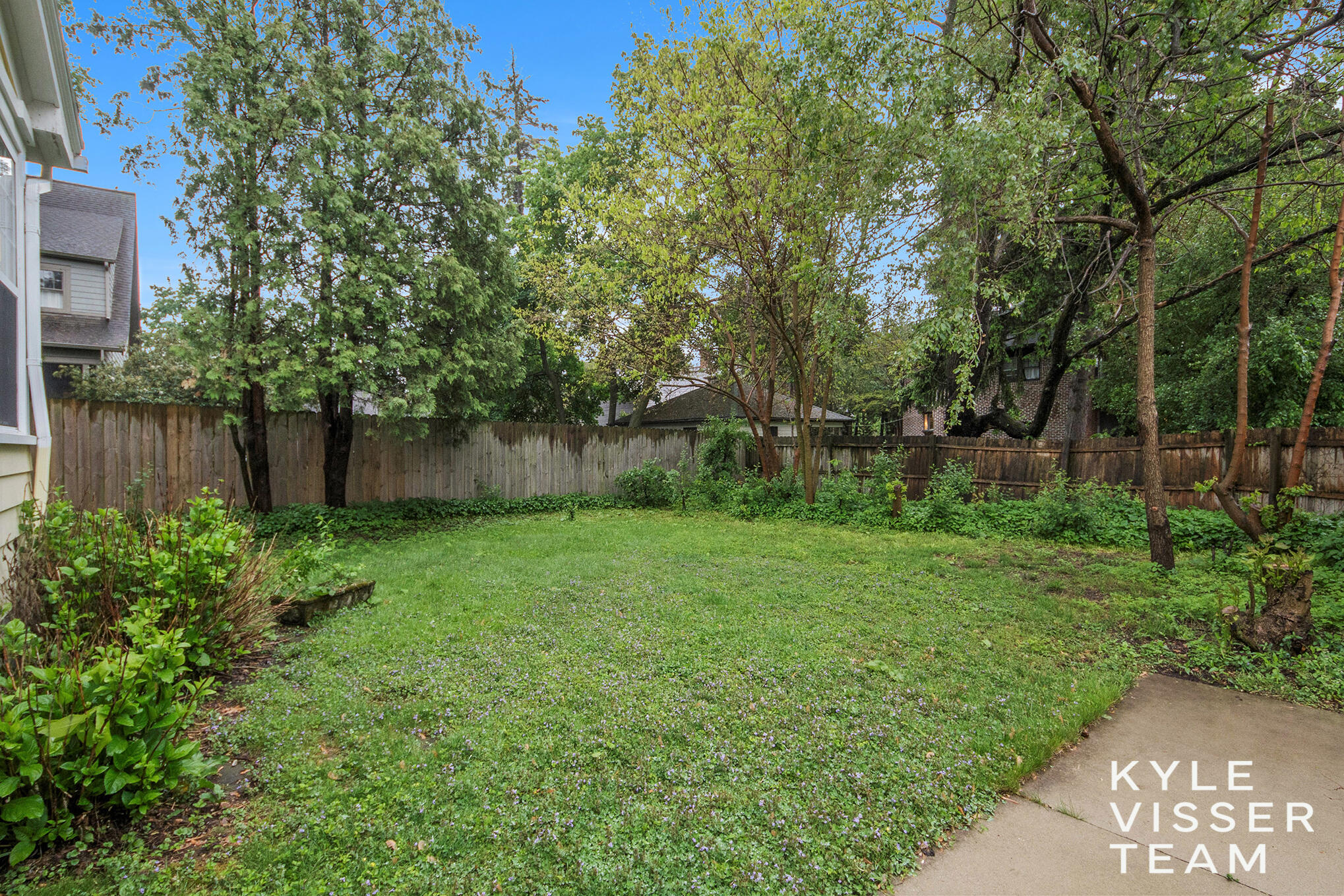 933 Orchard Avenue SE