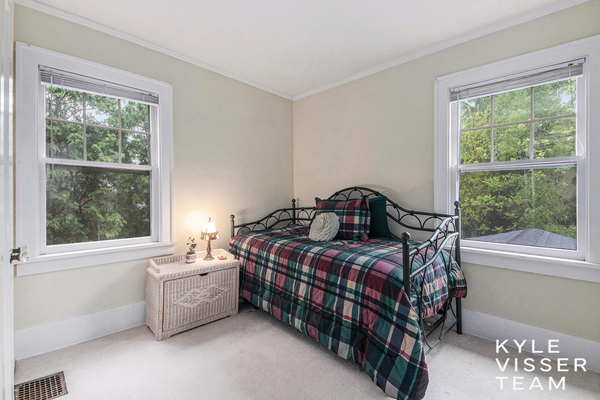 933 Orchard Avenue SE