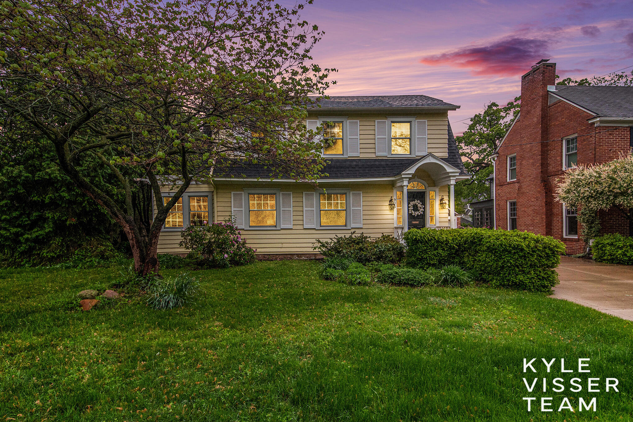 933 Orchard Avenue SE