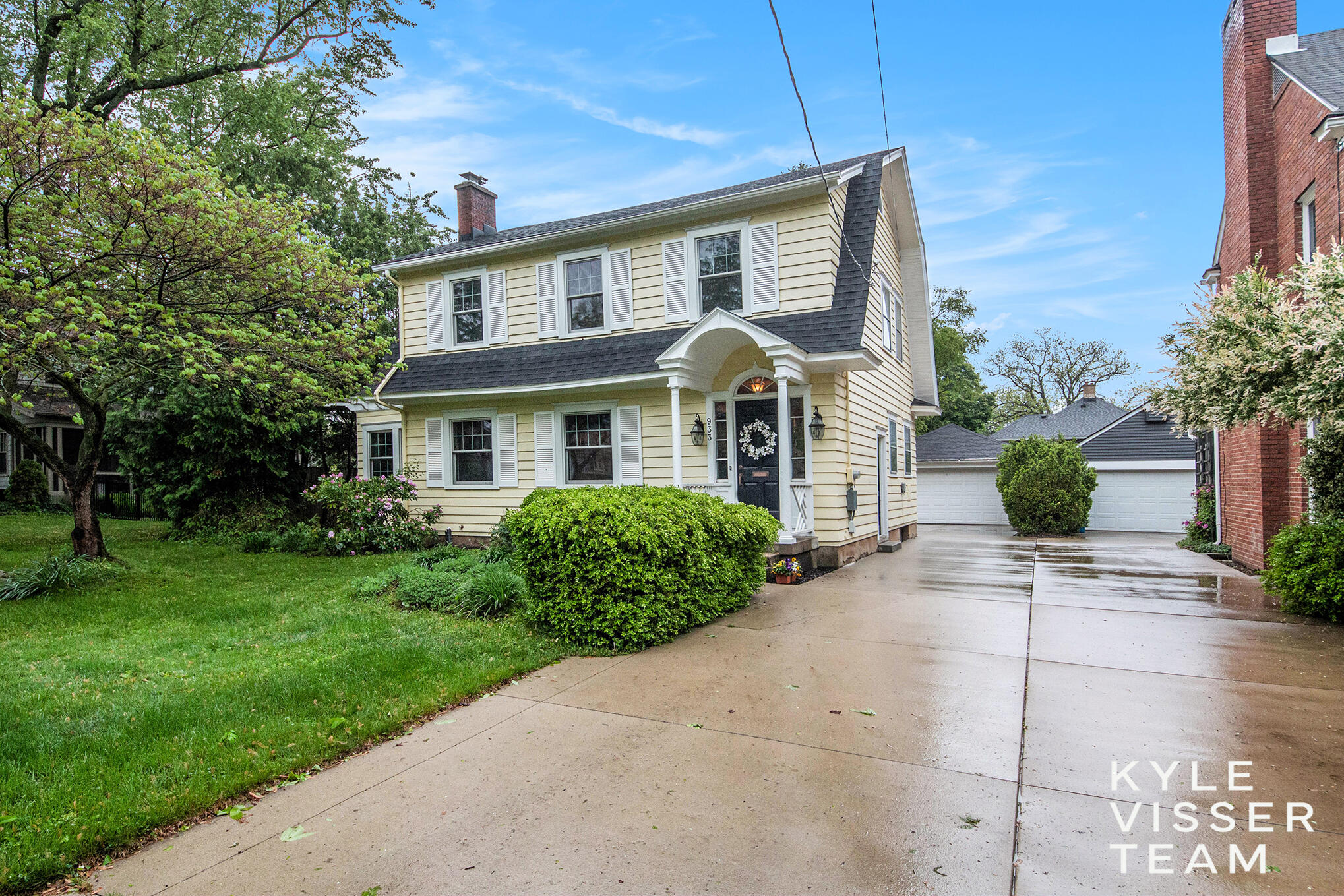 933 Orchard Avenue SE