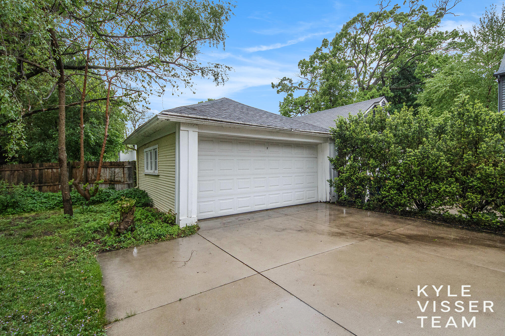 933 Orchard Avenue SE