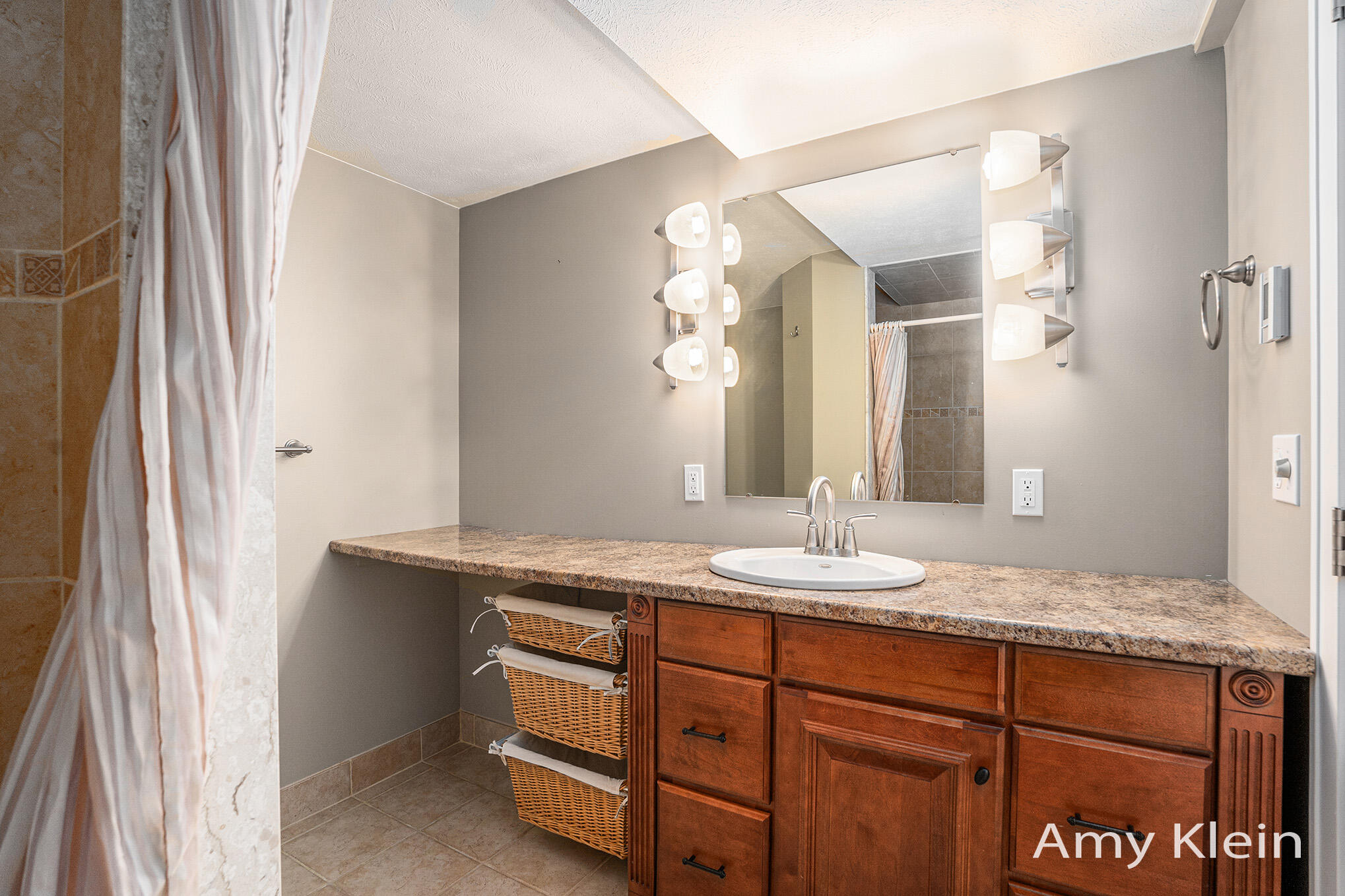 1657 North Bay Drive