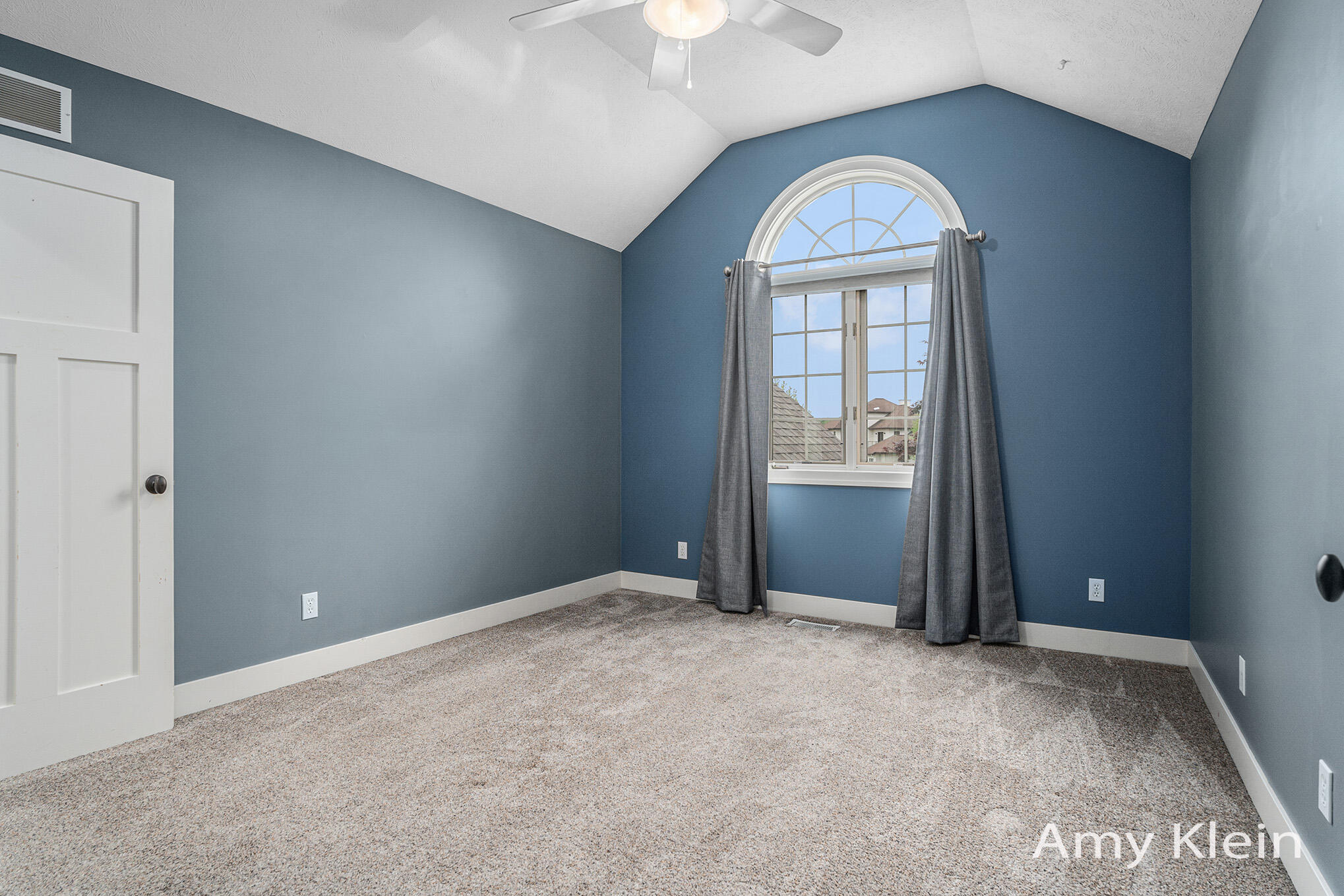 1657 North Bay Drive