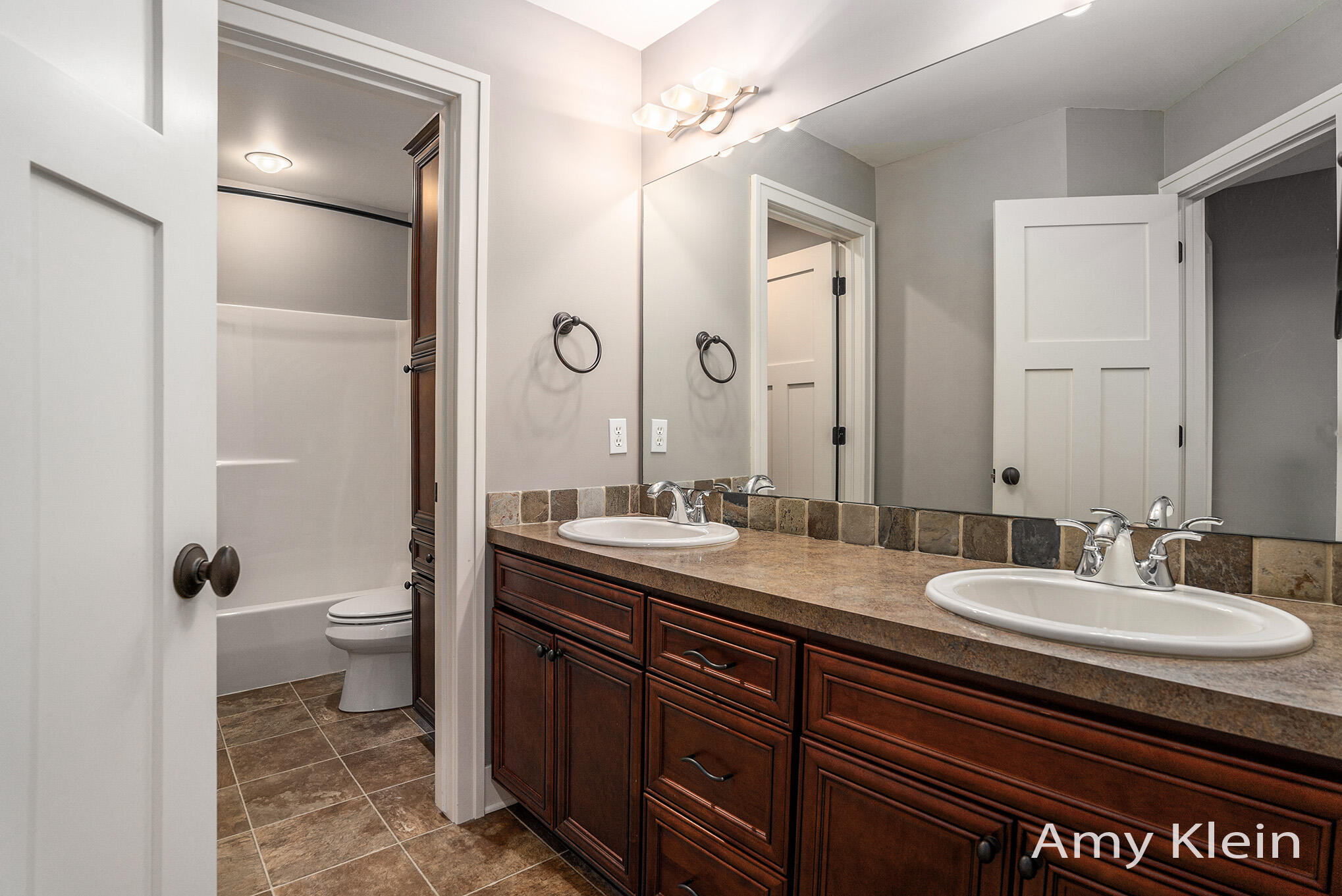 1657 North Bay Drive