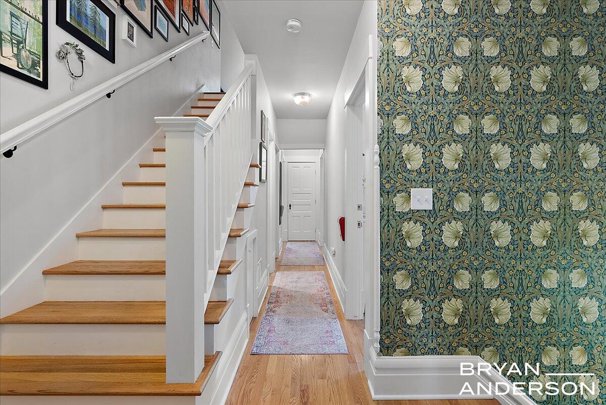 2099 Robinson Road SE
