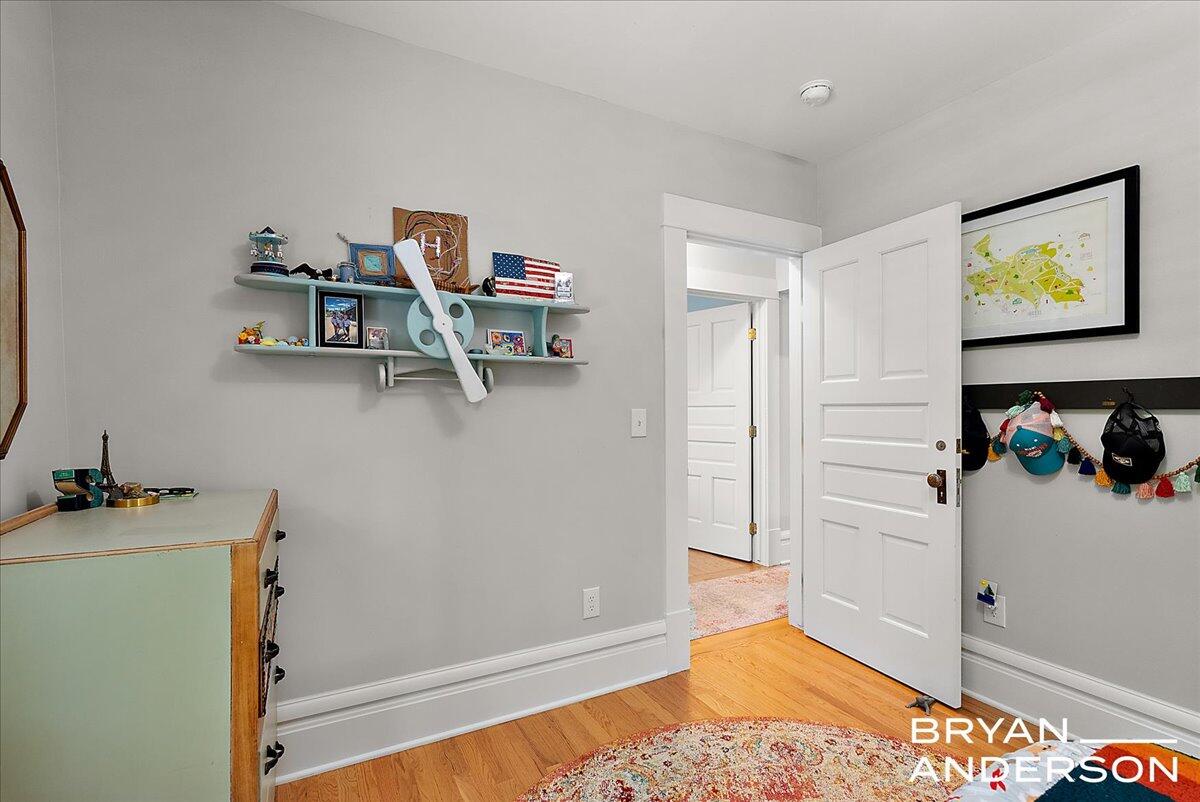 2099 Robinson Road SE