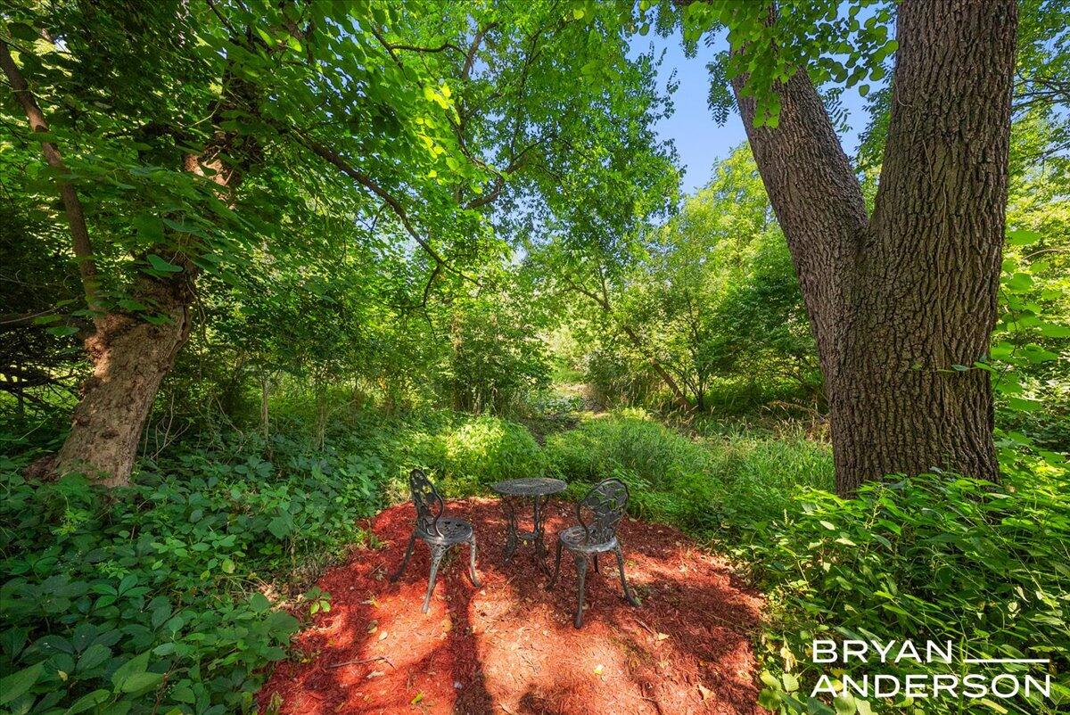 2099 Robinson Road SE
