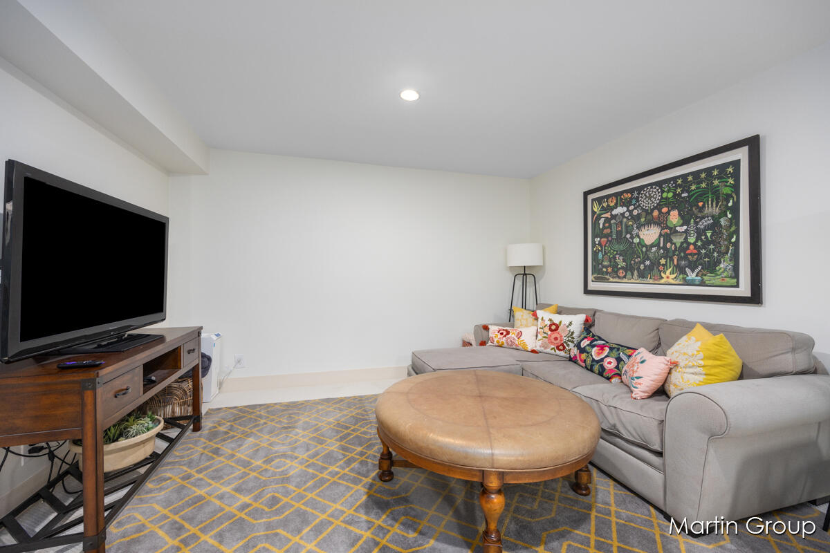 1571 Wealthy Street SE