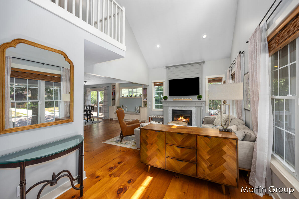 1571 Wealthy Street SE