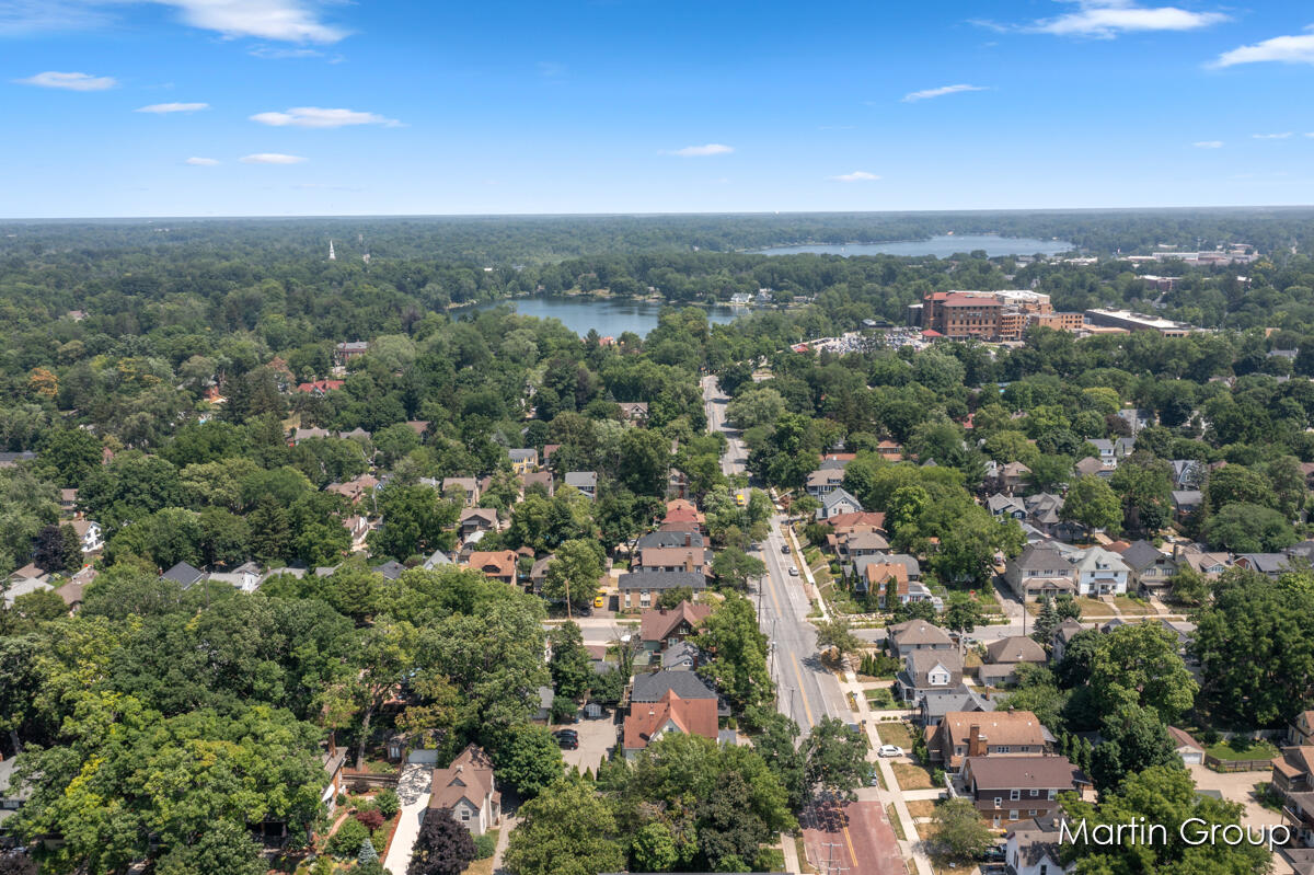 1571 Wealthy Street SE