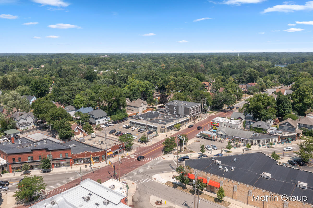 1571 Wealthy Street SE