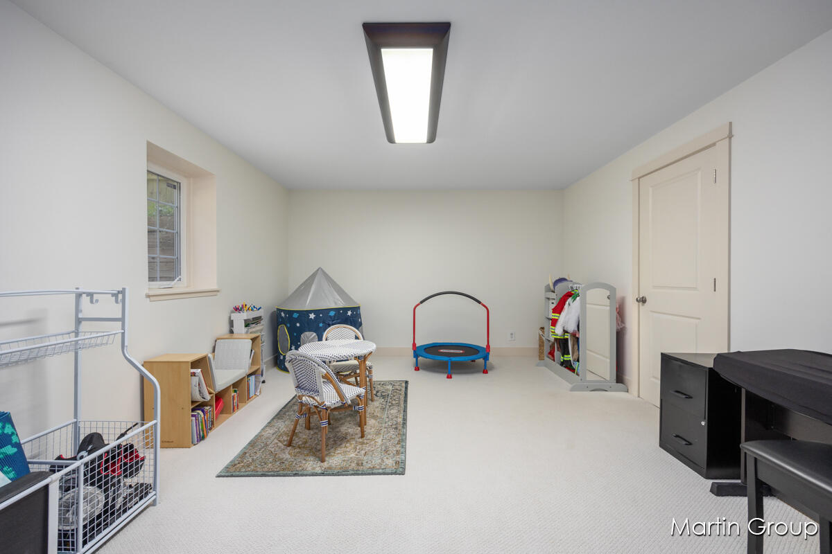 1571 Wealthy Street SE