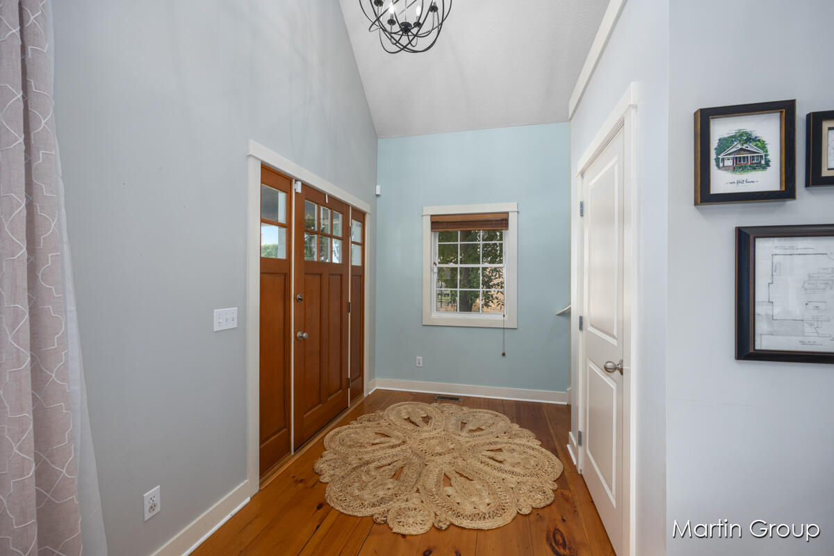 1571 Wealthy Street SE