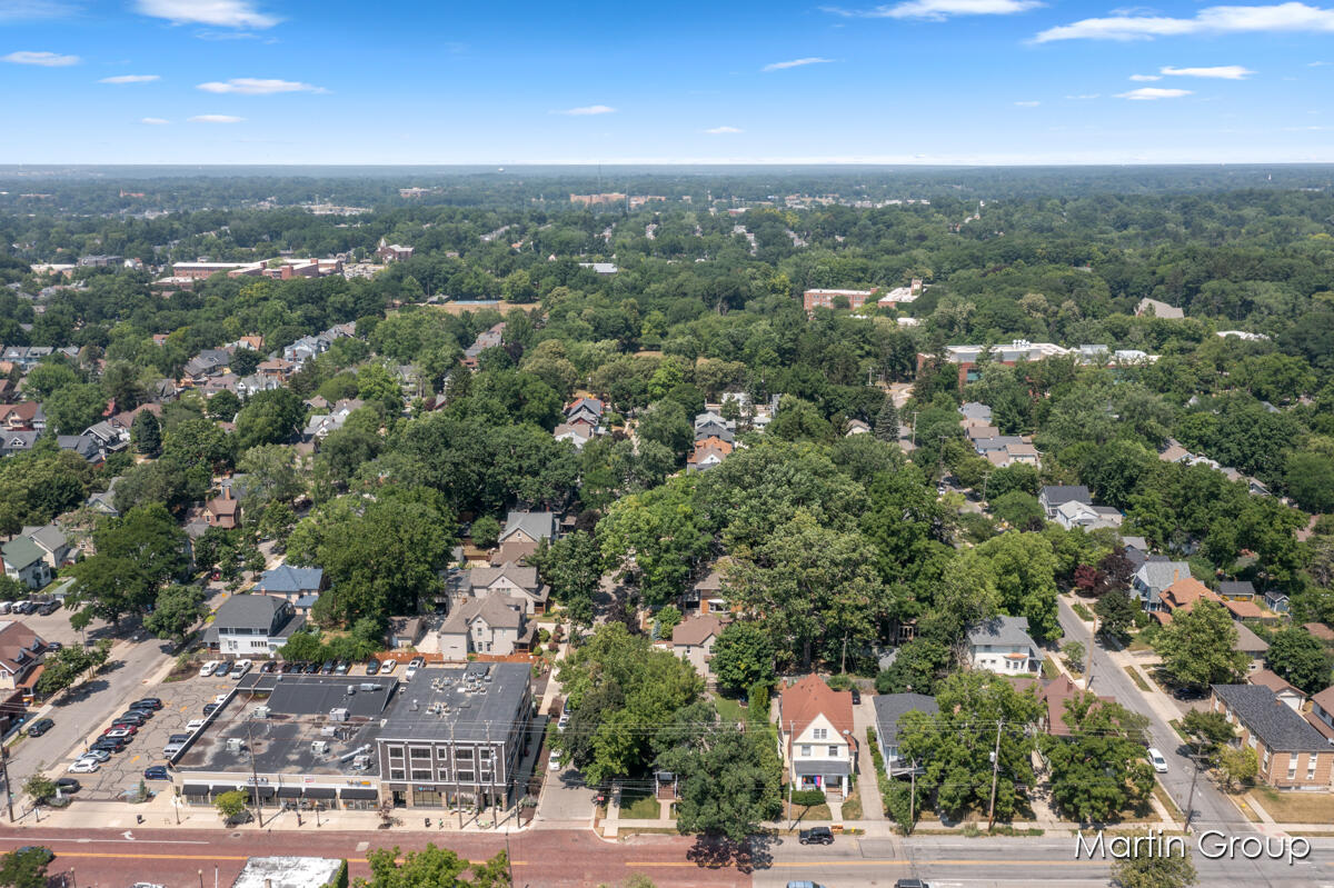 1571 Wealthy Street SE