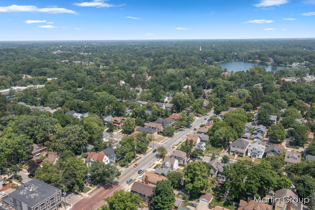 1571 Wealthy Street SE