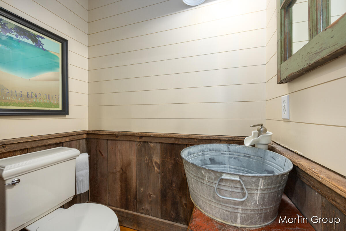 1571 Wealthy Street SE