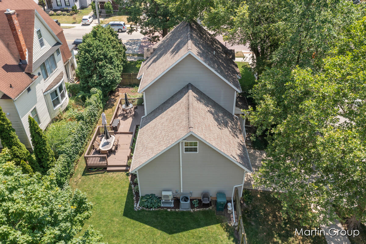 1571 Wealthy Street SE