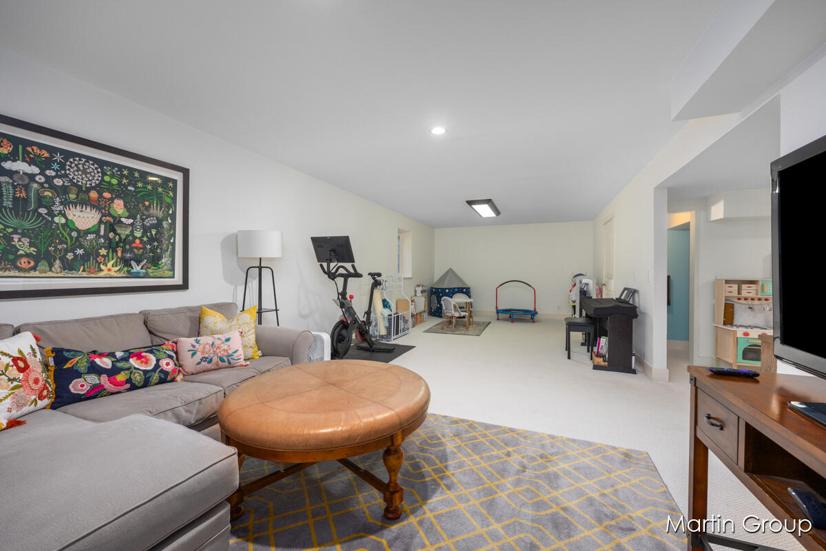 1571 Wealthy Street SE