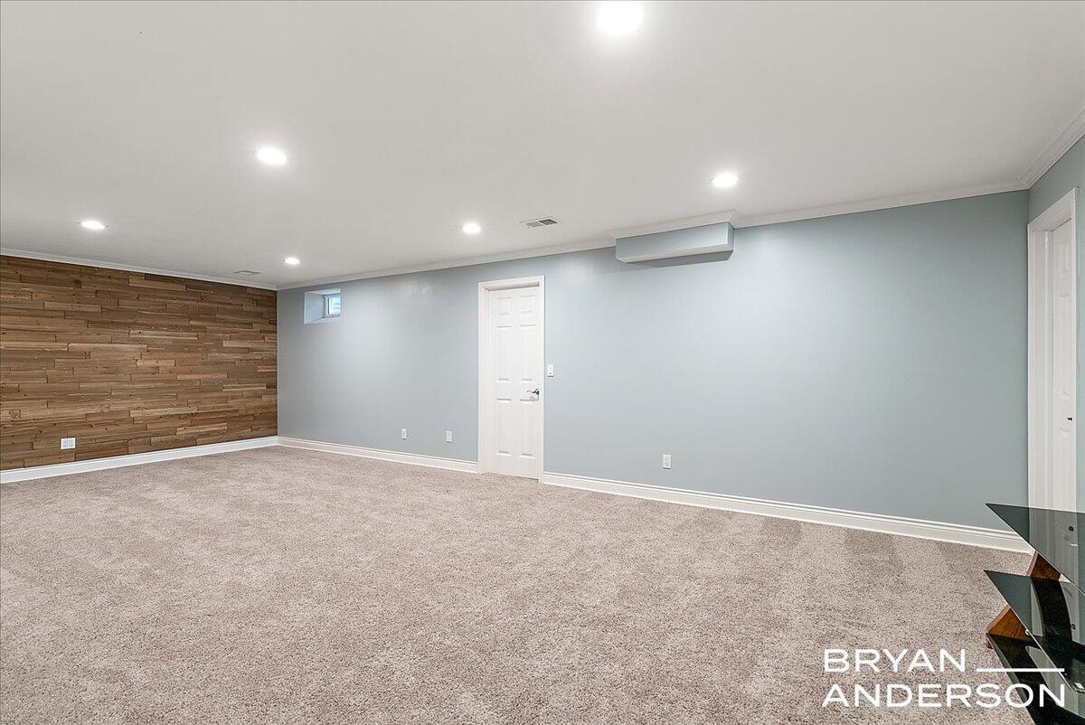 1111 Lasalette Drive SE