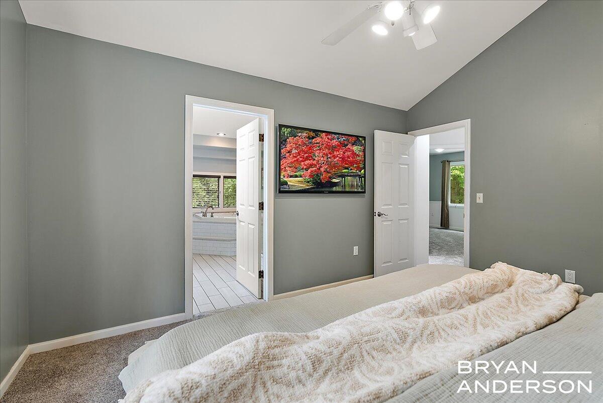 1111 Lasalette Drive SE