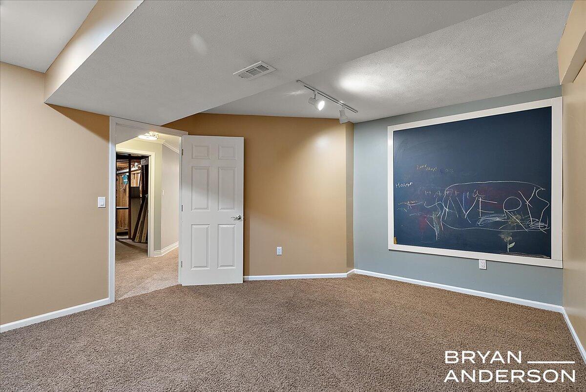 1111 Lasalette Drive SE