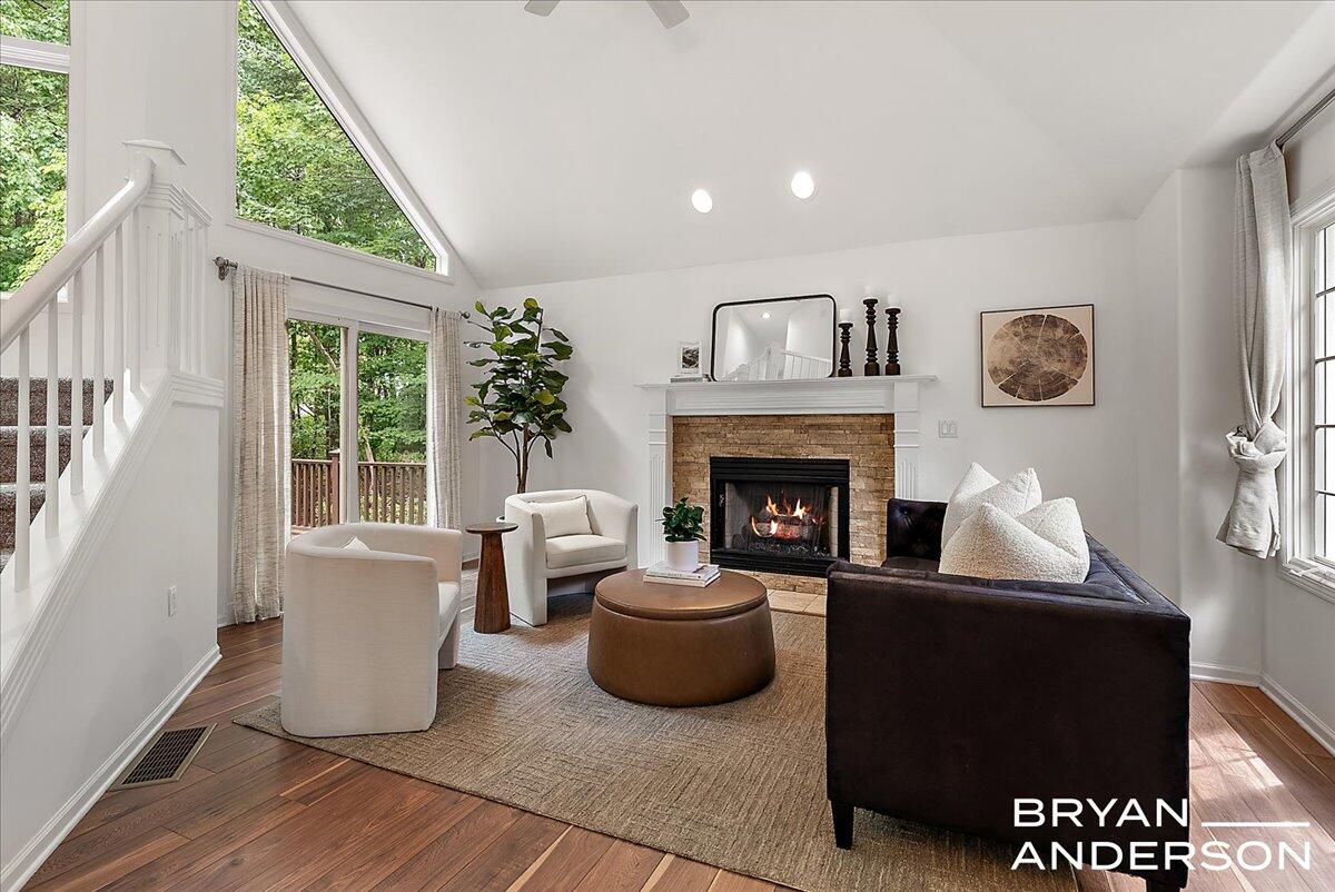1111 Lasalette Drive SE