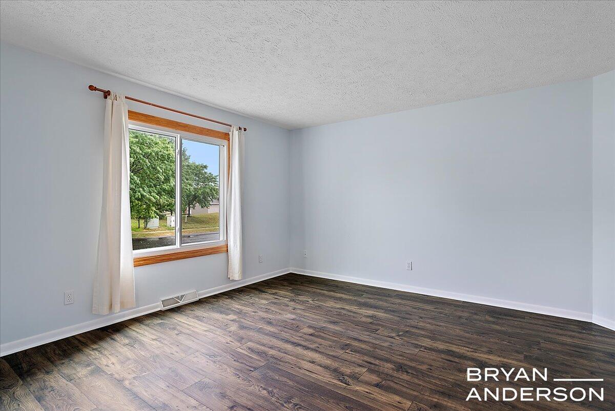 5153 Breezefield SE