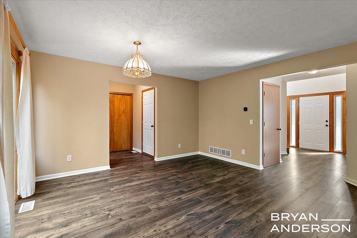 5153 Breezefield SE