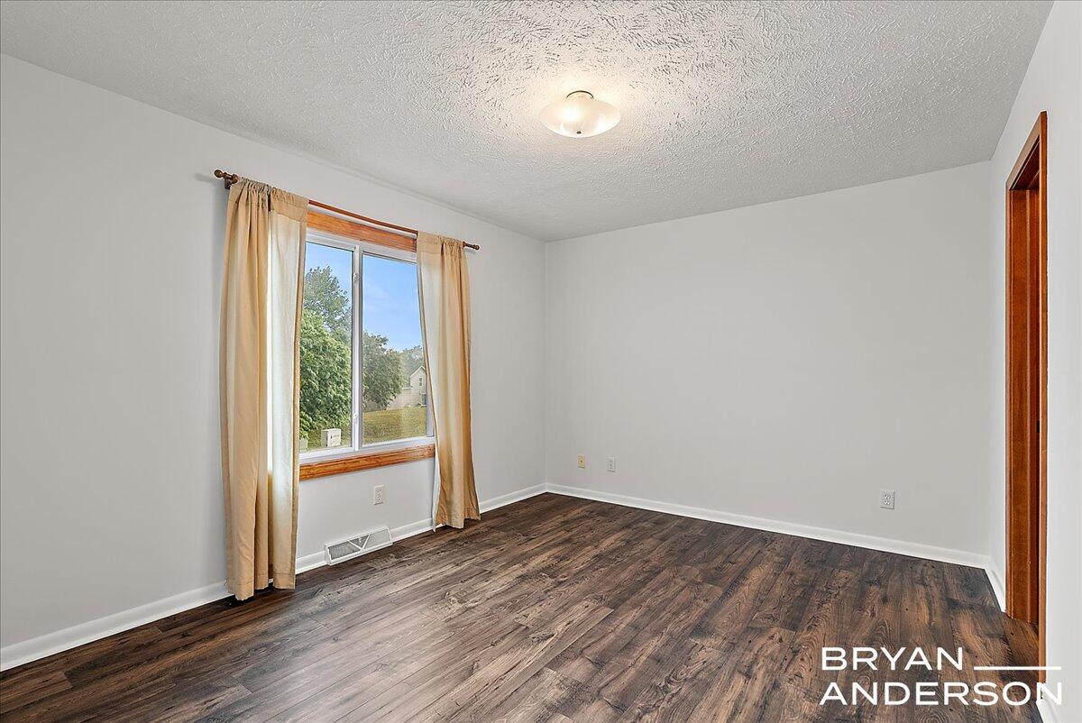 5153 Breezefield SE