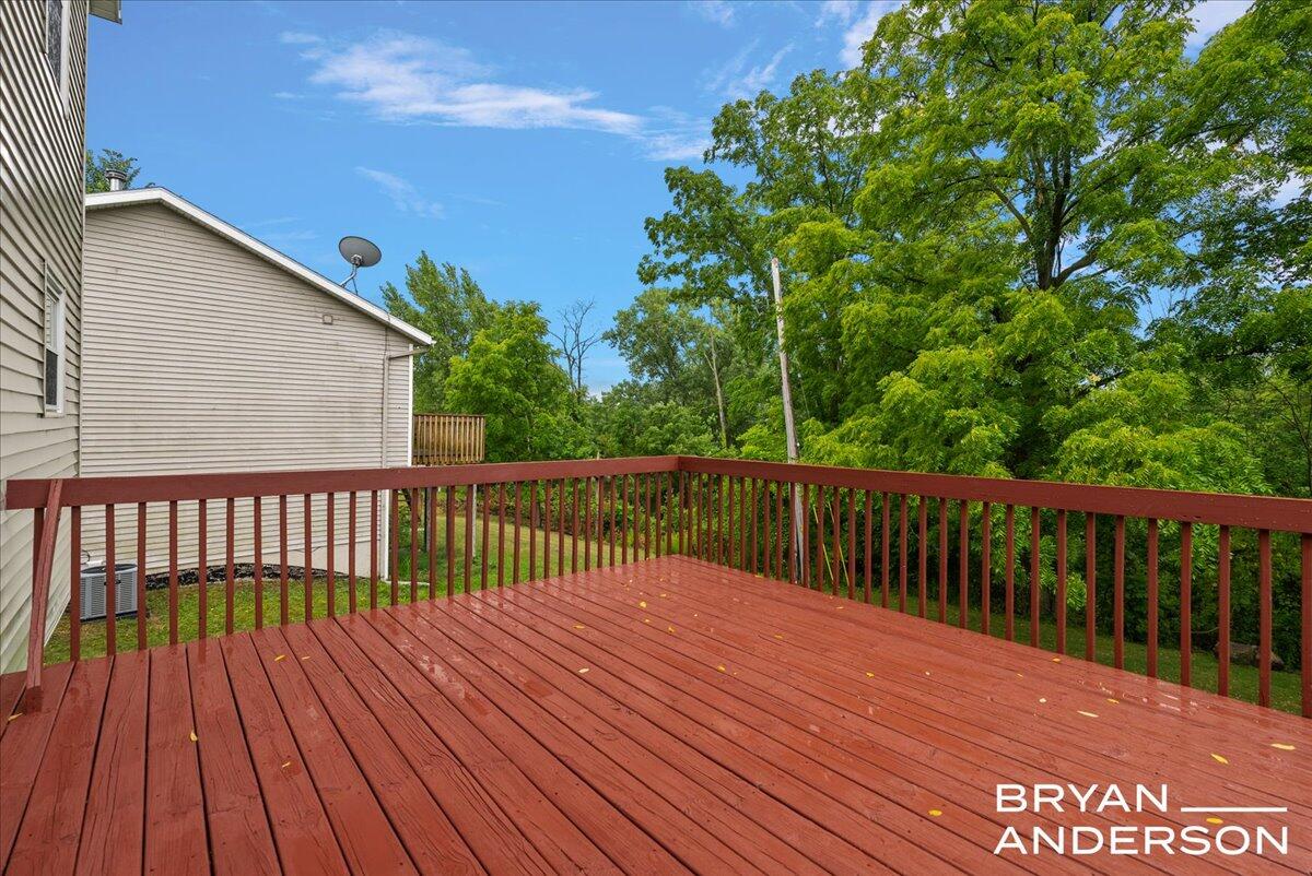 5153 Breezefield SE