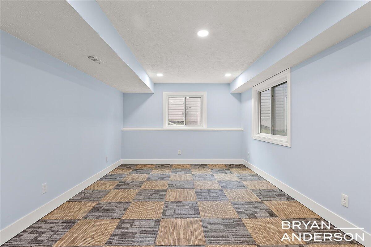 5153 Breezefield SE