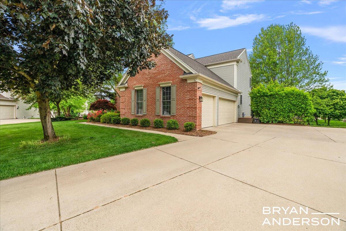 4499 Quail Ridge Court NE