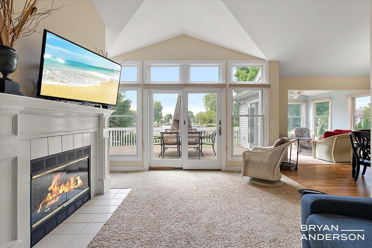 6919 Verde Vista Drive NE